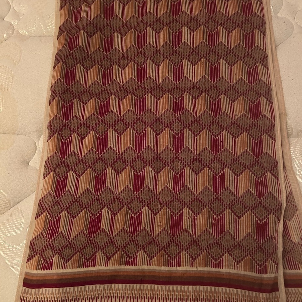 Echo Geometric Pattern Scarf in Red and Brown